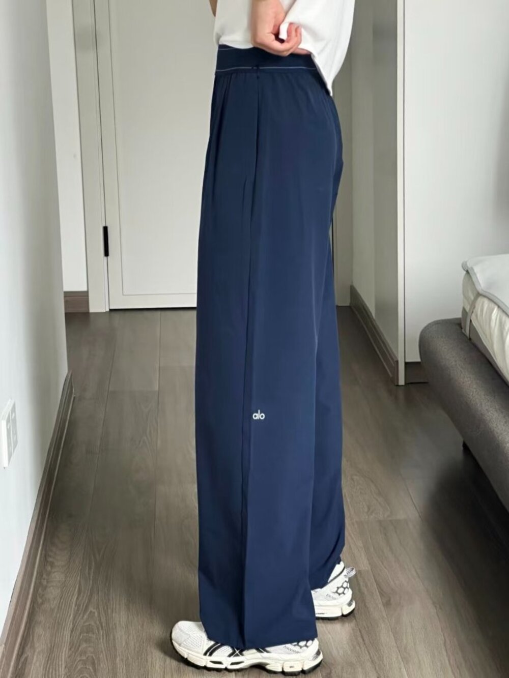 ALO Yoga Suit Up Trouser💙Navy Blue|Wide Leg|Regular|On-Trend|NWT🛍 - Picture 8 of 9